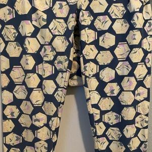 LuLaRoe ~ Leggings ~ Hexagon Shapes w/ Arrows & Xs